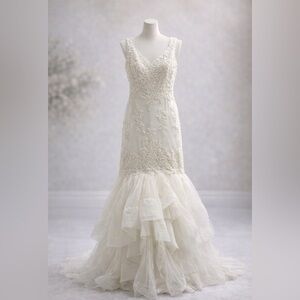 Ivory Lace Mermaid Wedding Dress – Size 8/10 (Non-Bridal) – Needs Cleaning